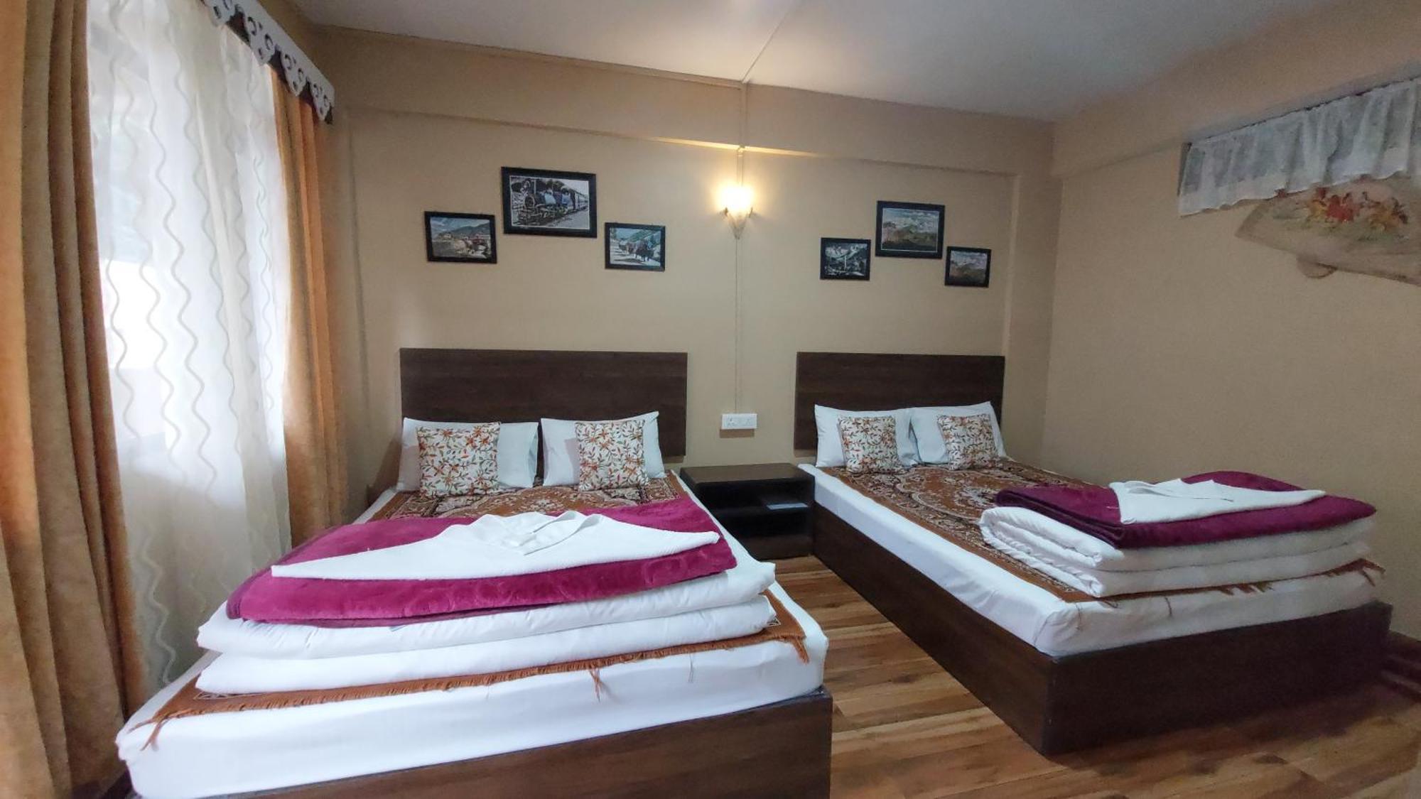 Indivar Homestay Darjeeling  Buitenkant foto